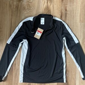 Nike Black and White Long Sleeve Pullover